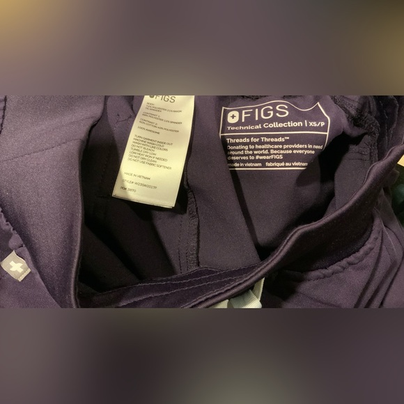 Figs XS Purple Jam Catarina Top and XS/P jogger - Picture 5 of 5